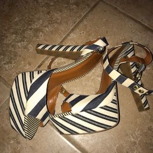 Jessica Simpson heels